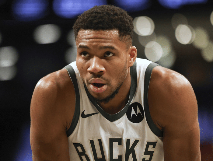 爱游戏-赛地聚焦——NBA季后赛今晨热度飙升，密尔沃基雄鹿临场应变，更衣室稳定，赛季目标并未改变的简单介绍